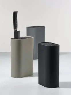 Tacoma Singles Black