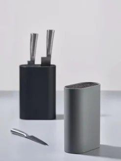 Tacoma Singles Black