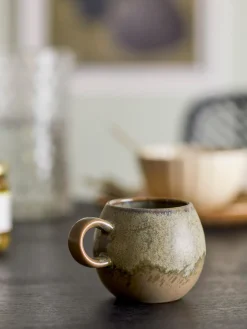 Taza artesanal con esmalte Paula