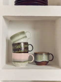 Taza artesanal con esmalte reactivo 70's