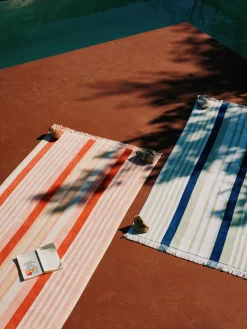 Toalla de playa de rayas con extremos de flecos Miri