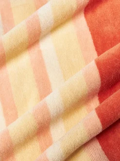 Toalla de playa de rayas con extremos de flecos Miri