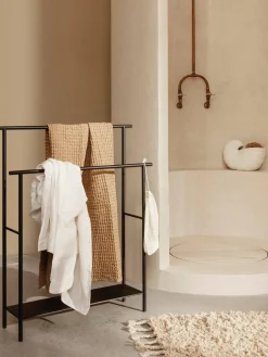 Toallero con barra Dora