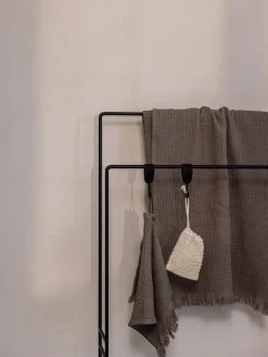 Toallero de metal Delaya