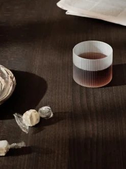 Vasos de agua soplados con relieves Ripple, 4 uds.