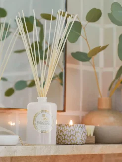 Vela perfumada artesanal Maison Blanc (eucalipto, cardamomo, salvia y corteza de hinoki)