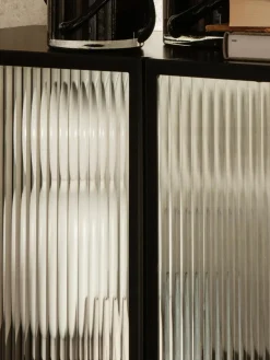 Vitrina con puertas de vidrio Haze