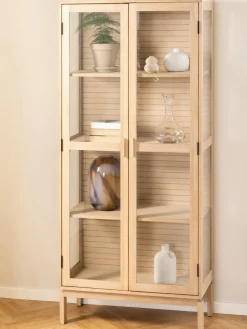 Vitrina de madera con puertas de vidrio Linley