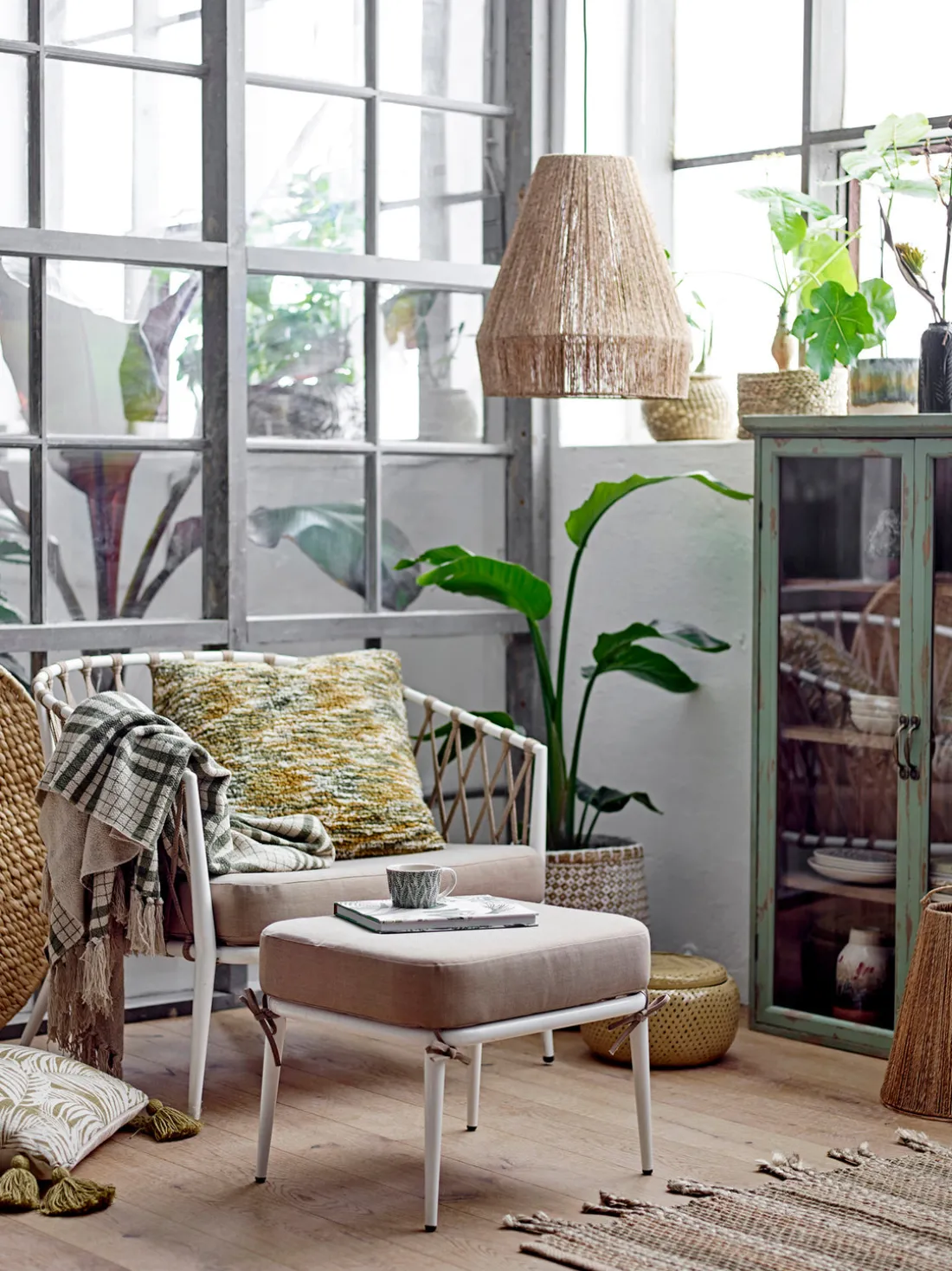 Vitrina de madera Hazem