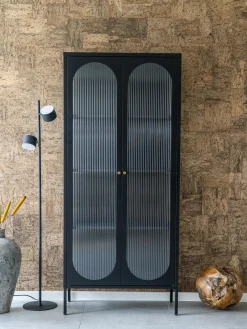 Vitrina de metal con cristal acanalado Adelaide