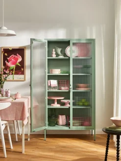 Vitrina de metal con cristal acanalado The Collector