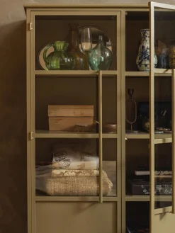 Vitrina de metal Exhibit