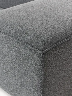 Westwing | Crosby Studios, sillón en tejido bouclé con reposabrazos anchos Lennon