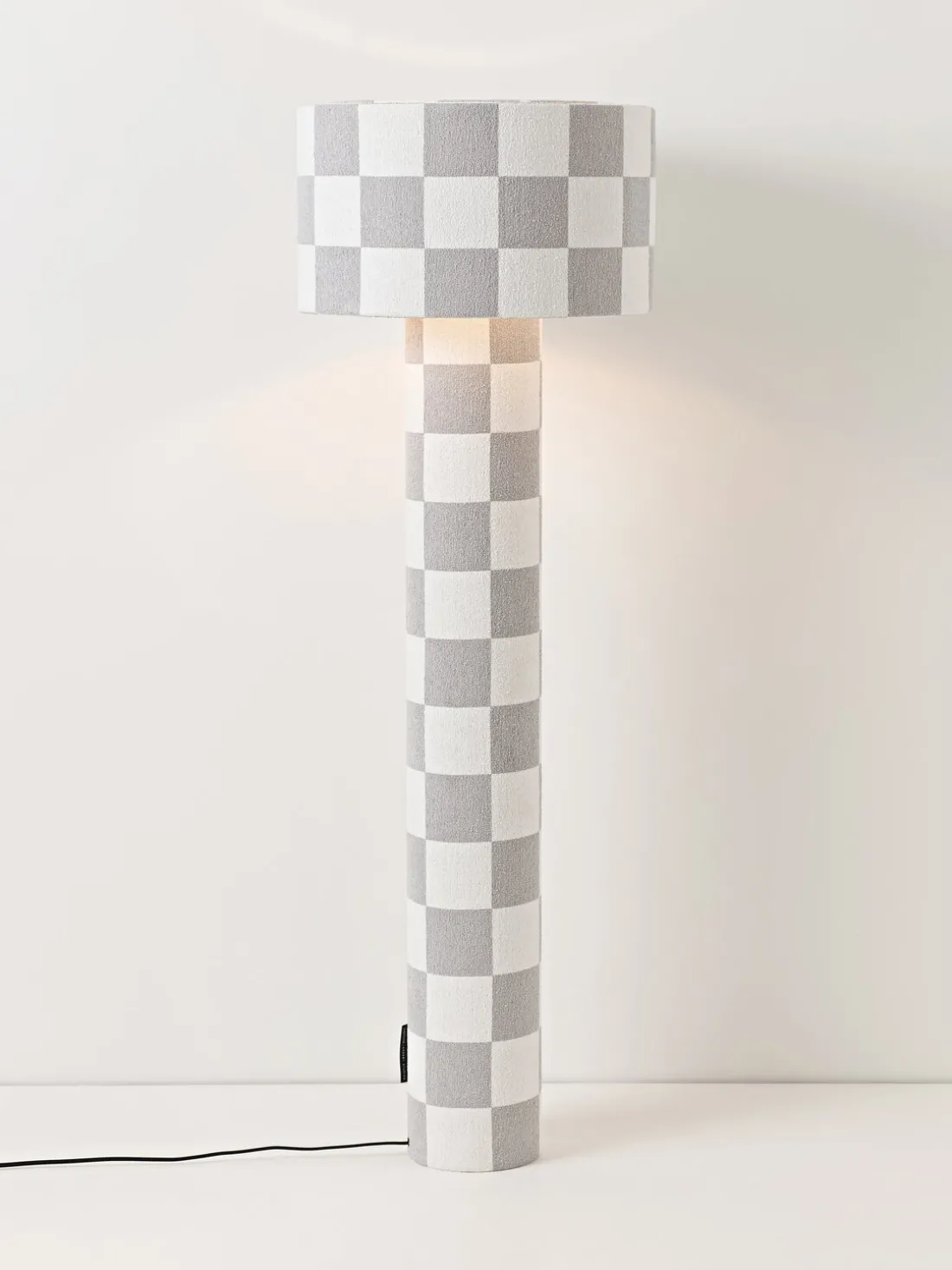 Westwing | Crosby Studios, lámpara de pie Pied